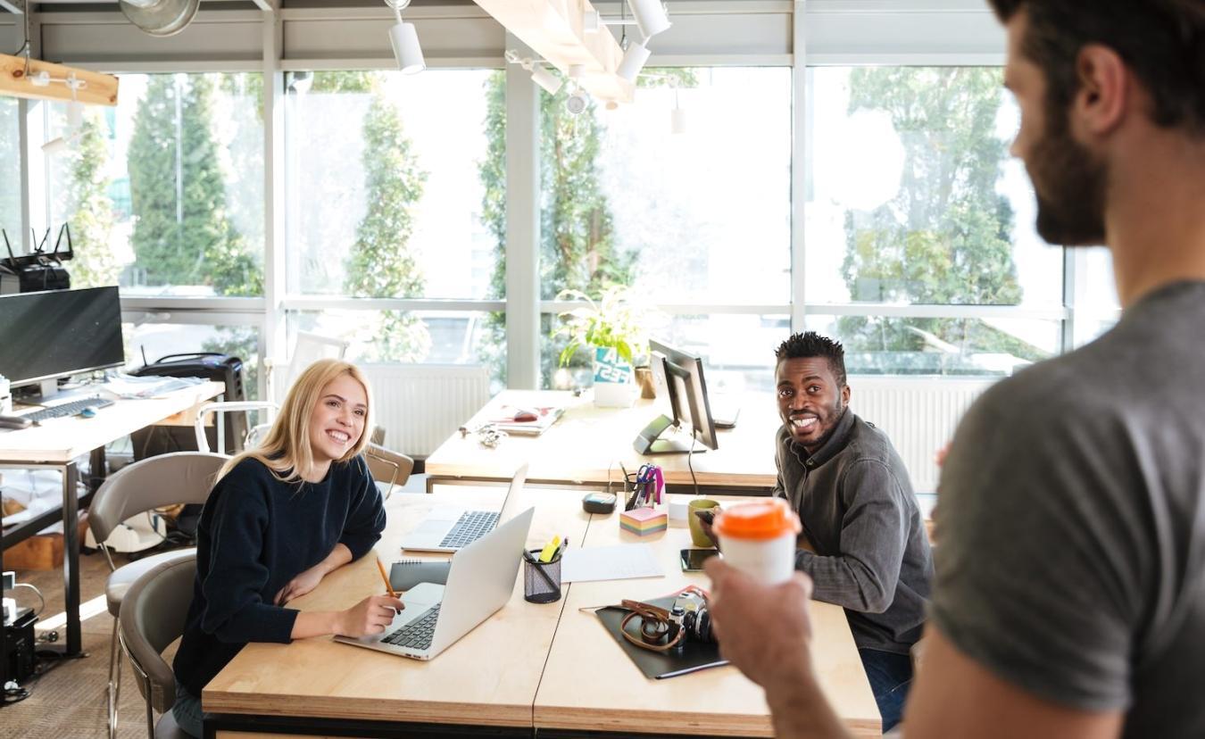 Sesión de aprendizaje en línea sobre técnicas de posicionamiento en buscadores